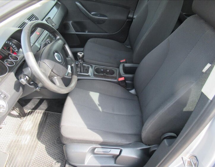 Volkswagen Passat Kombi 2,0 l 103 kw