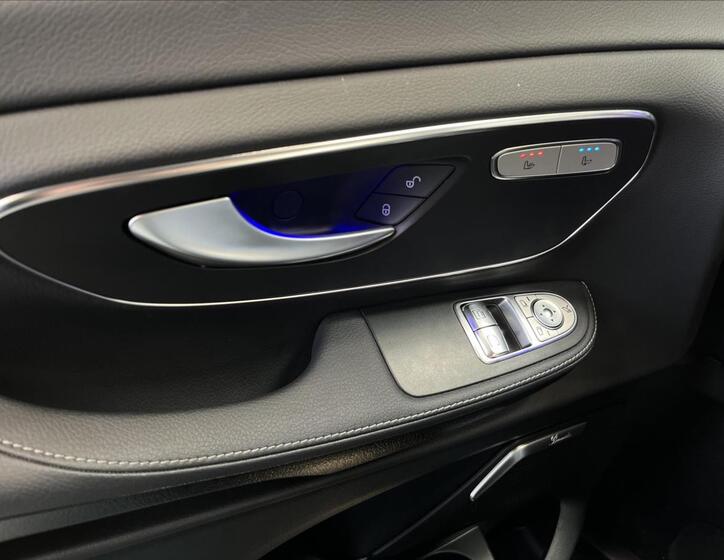 Mercedes-Benz Třídy V 12