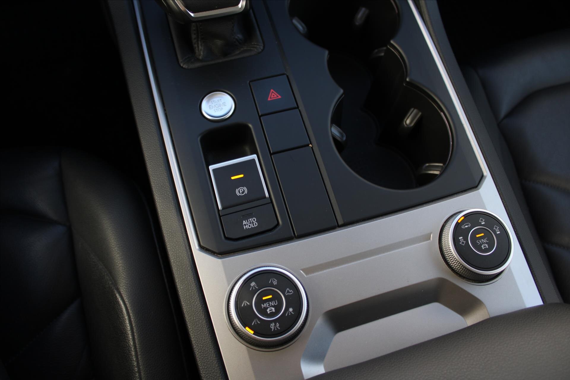 Volkswagen Touareg SUV / Terénní 3,0 l 170 kw