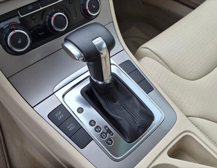 Volkswagen Passat Sedan / Limuzína 2,0 l 147 kw