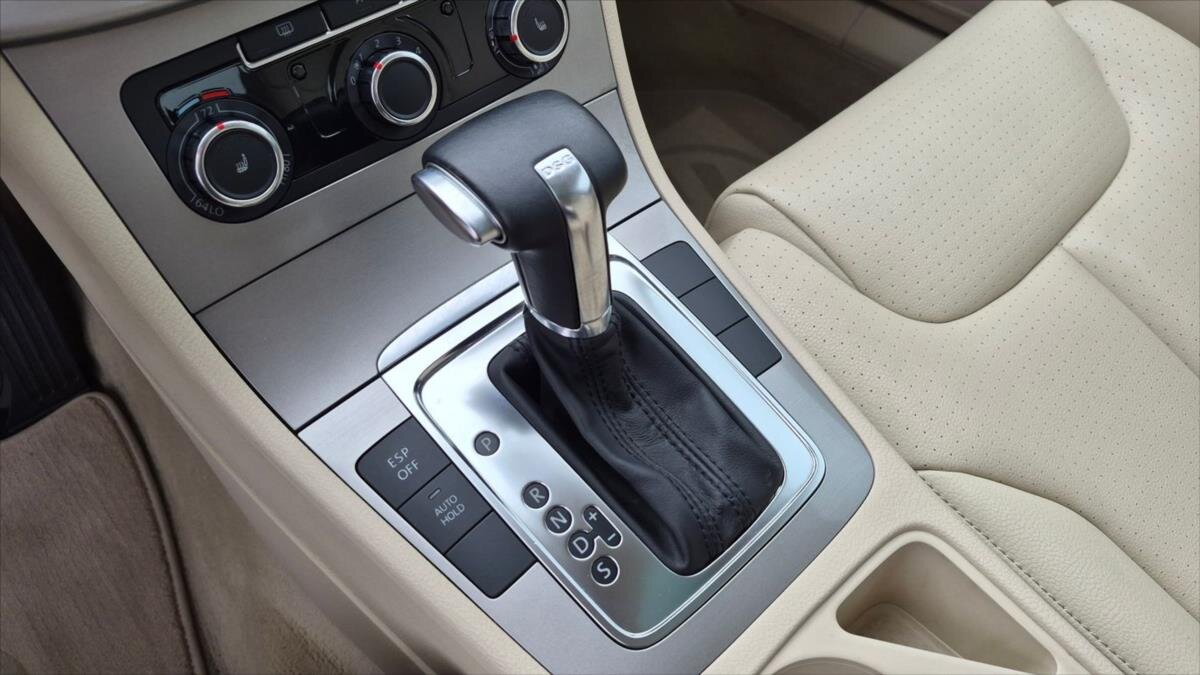 Volkswagen Passat Sedan / Limuzína 2,0 l 147 kw