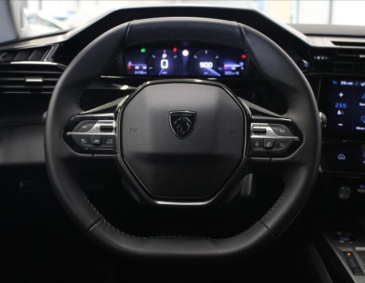 Peugeot 408 Liftback 1,2 l 96 kw