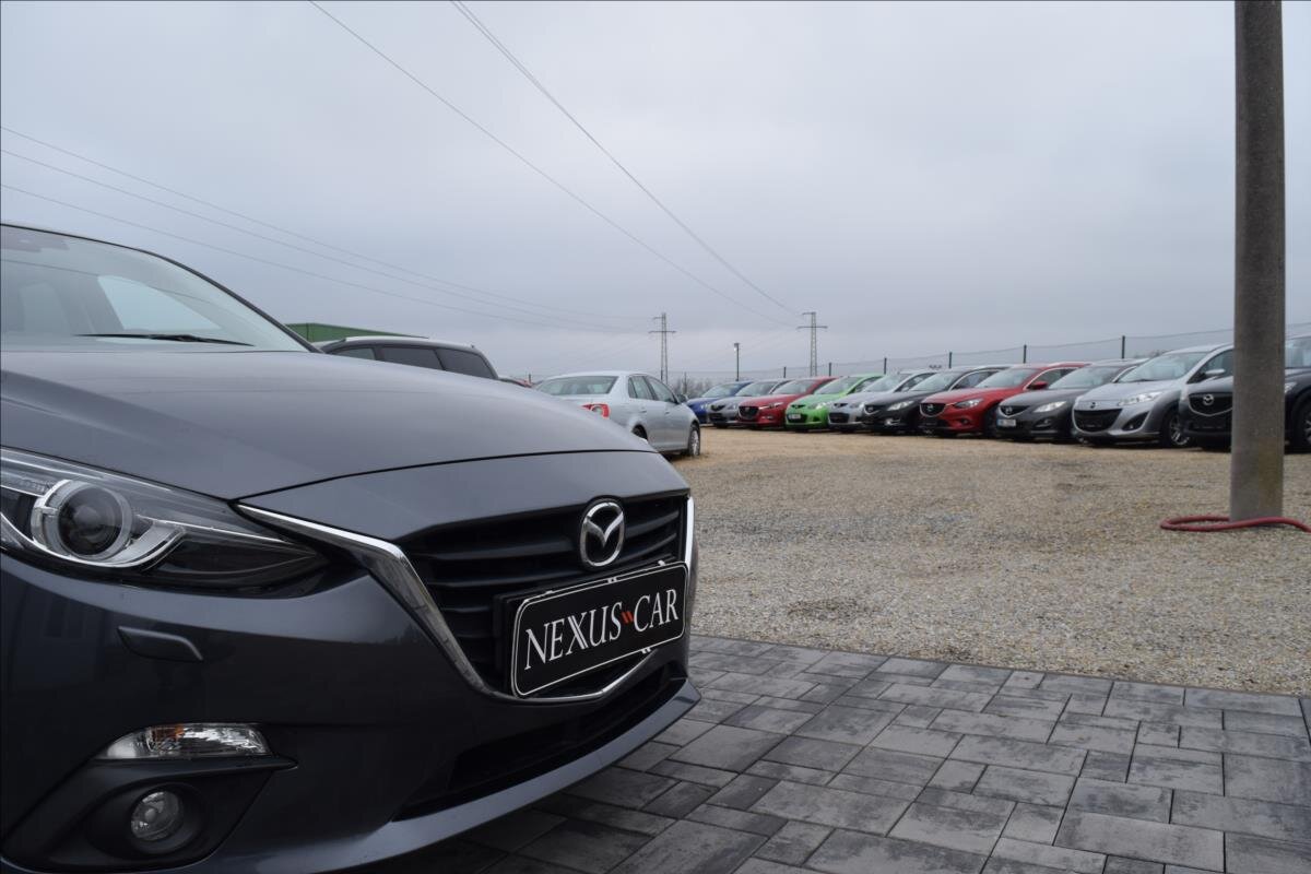 Mazda 3 Sedan / Limuzína 1,5 l 74 kw