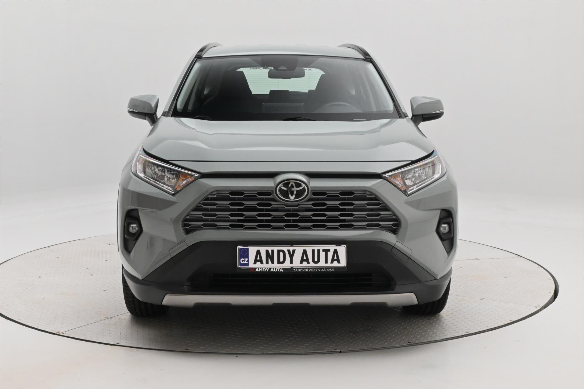 Toyota RAV4 SUV 2,0 l 129 kw