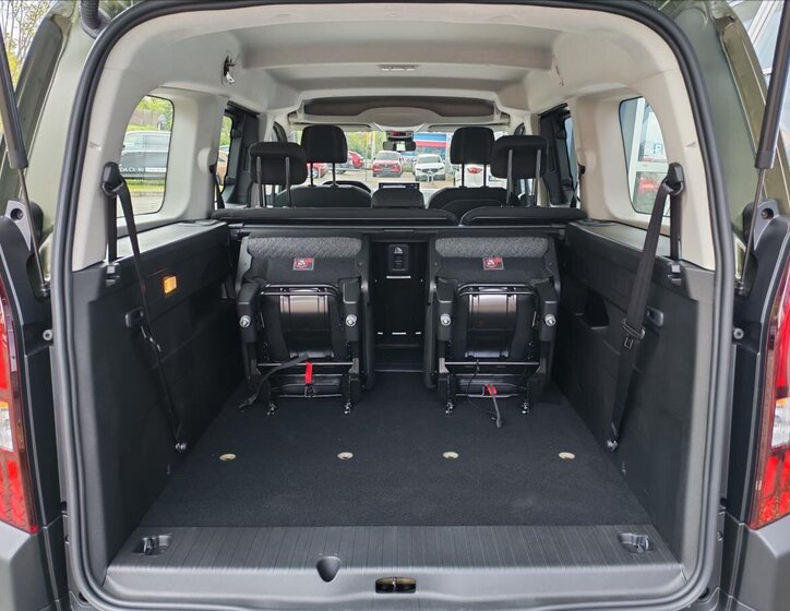 Peugeot Rifter MPV 1,5 l 96 kw