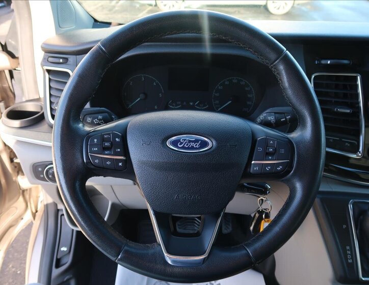 Ford Tourneo Custom MPV 2,0 l 96 kw