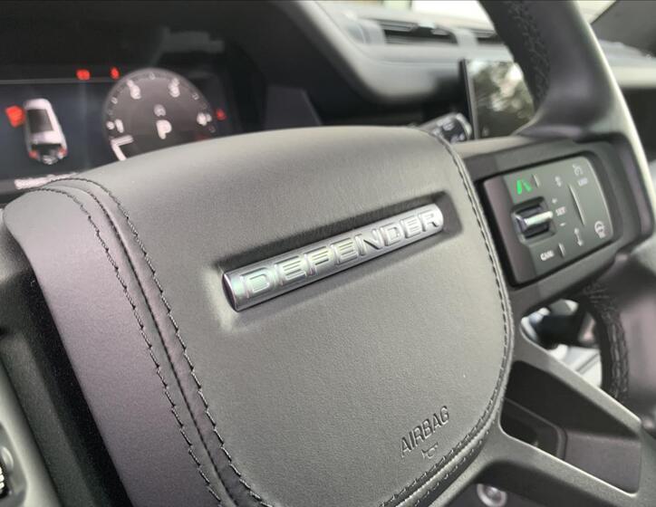 Land Rover Defender 45