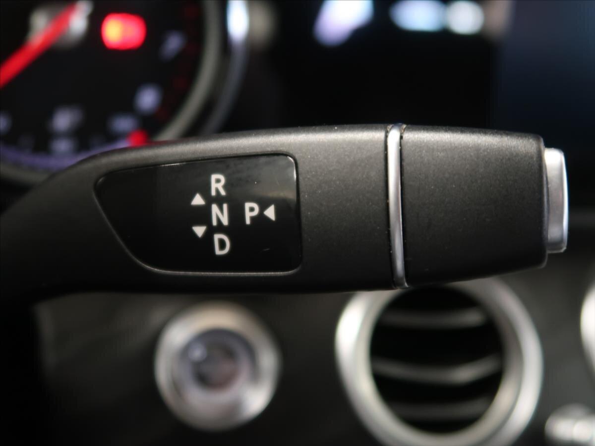 Mercedes-Benz Třídy E Kombi 2,0 l 135 kw