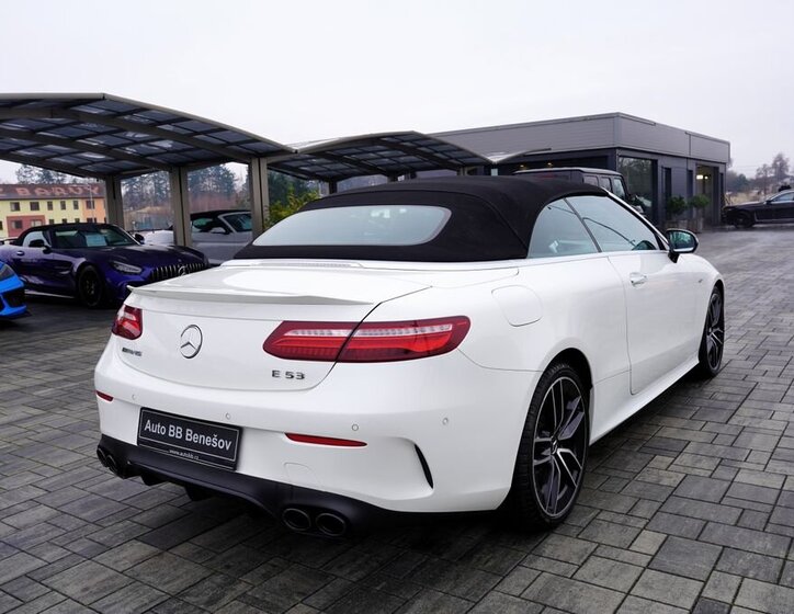 Mercedes-Benz Třídy E 6