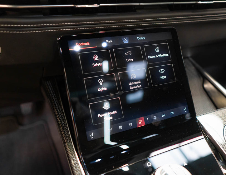 Cadillac Escalade 32