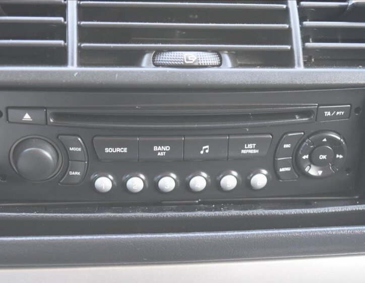 Peugeot 807 MPV 2,0 l 100 kw