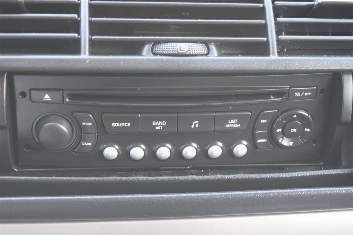 Peugeot 807 MPV 2,0 l 100 kw