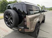 Land Rover Defender 7