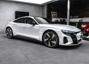 Audi e-tron GT 4
