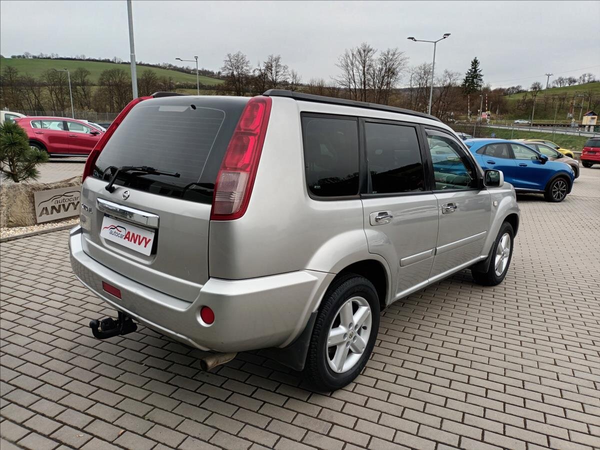 Nissan X-Trail SUV / Terénní 2,5 l 121 kw