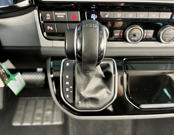 Volkswagen Caravelle 18