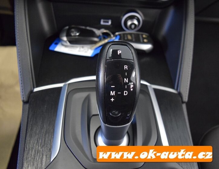 Alfa Romeo Stelvio SUV 0,0 150 kw