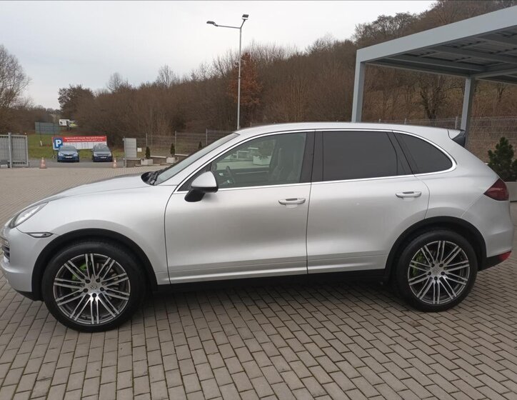 Porsche Cayenne Kombi 3,0 l 180 kw