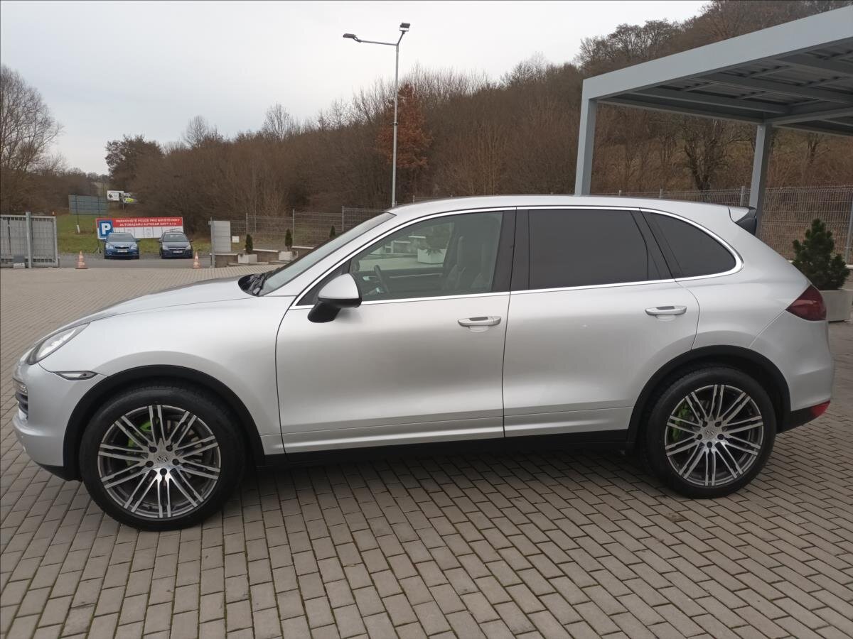 Porsche Cayenne Kombi 3,0 l 180 kw