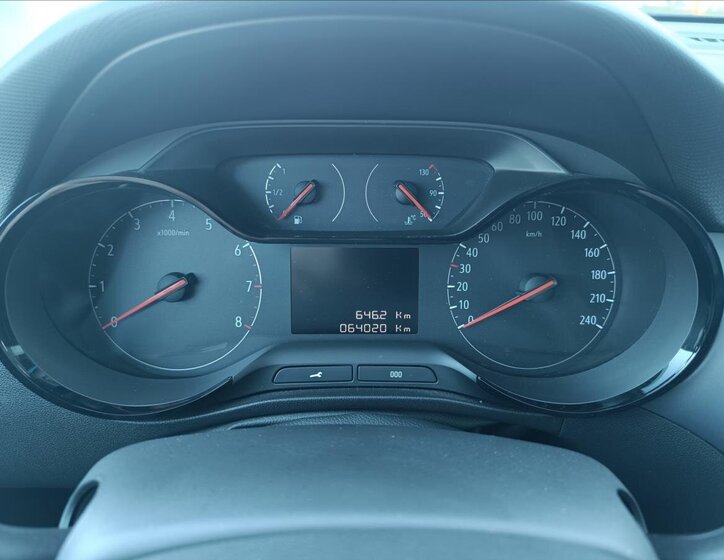 Opel Crossland X SUV / Terénní 1,2 l 81 kw