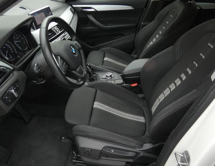 BMW X1 18