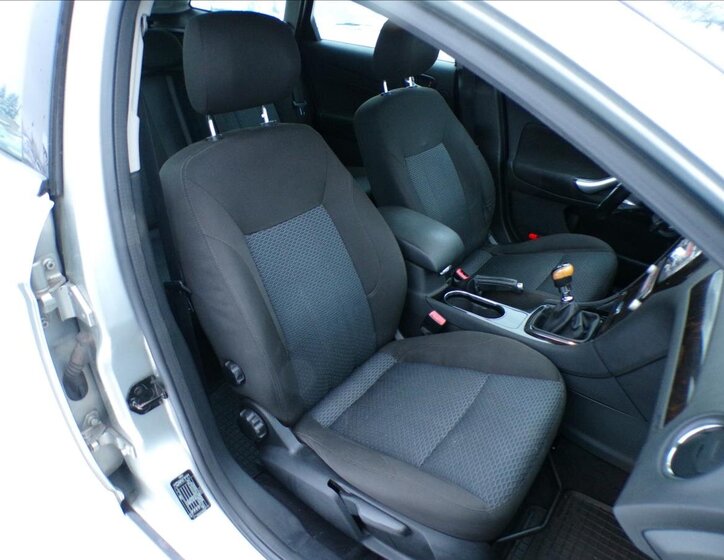 Ford Mondeo Kombi 2,0 l 103 kw