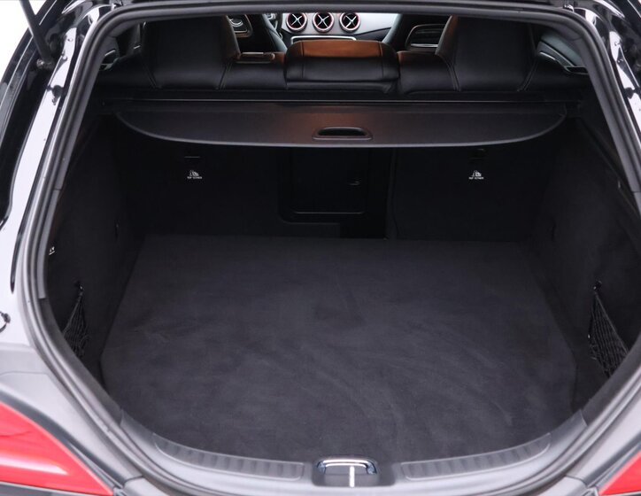 Mercedes-Benz CLA Kombi 2,0 l 155 kw