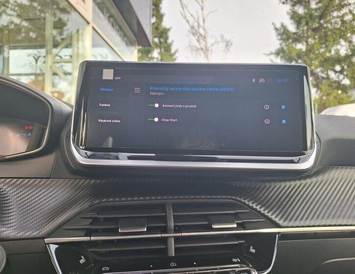 Peugeot 2008 SUV 1,2 l 96 kw