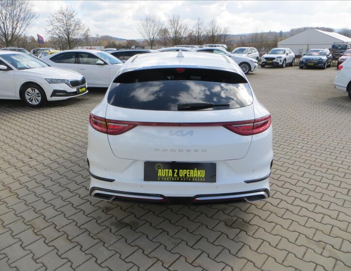 KIA ProCeed Kombi 1,5 l 117 kw
