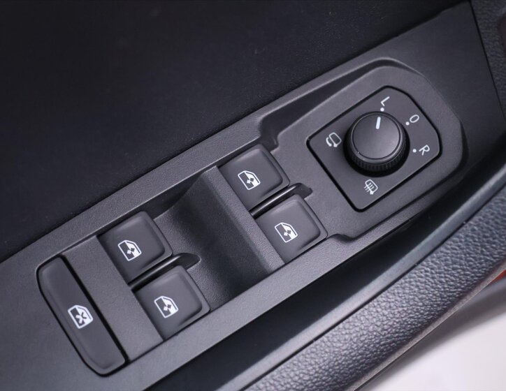 Škoda Karoq SUV 1,5 l 110 kw