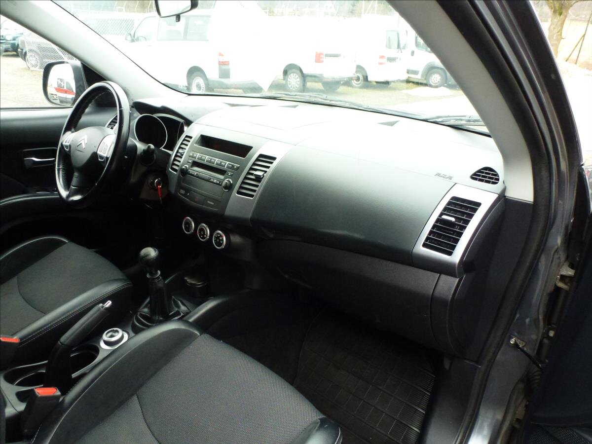 Citroën C-Crosser SUV / Terénní 2,2 l 115 kw