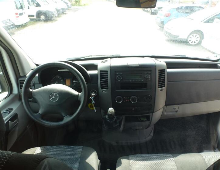 Mercedes-Benz Sprinter 27