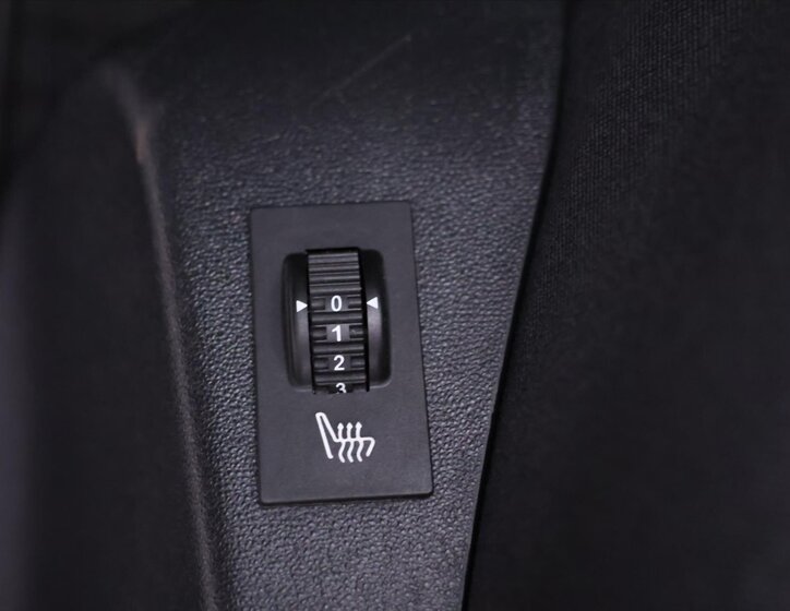 Peugeot 2008 MPV 1,2 l 60 kw