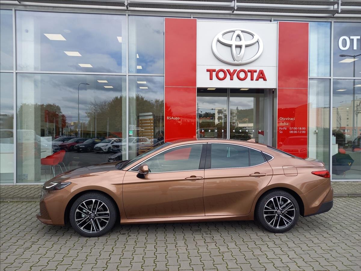 Toyota Camry Sedan / Limuzína 2,5 l 169 kw