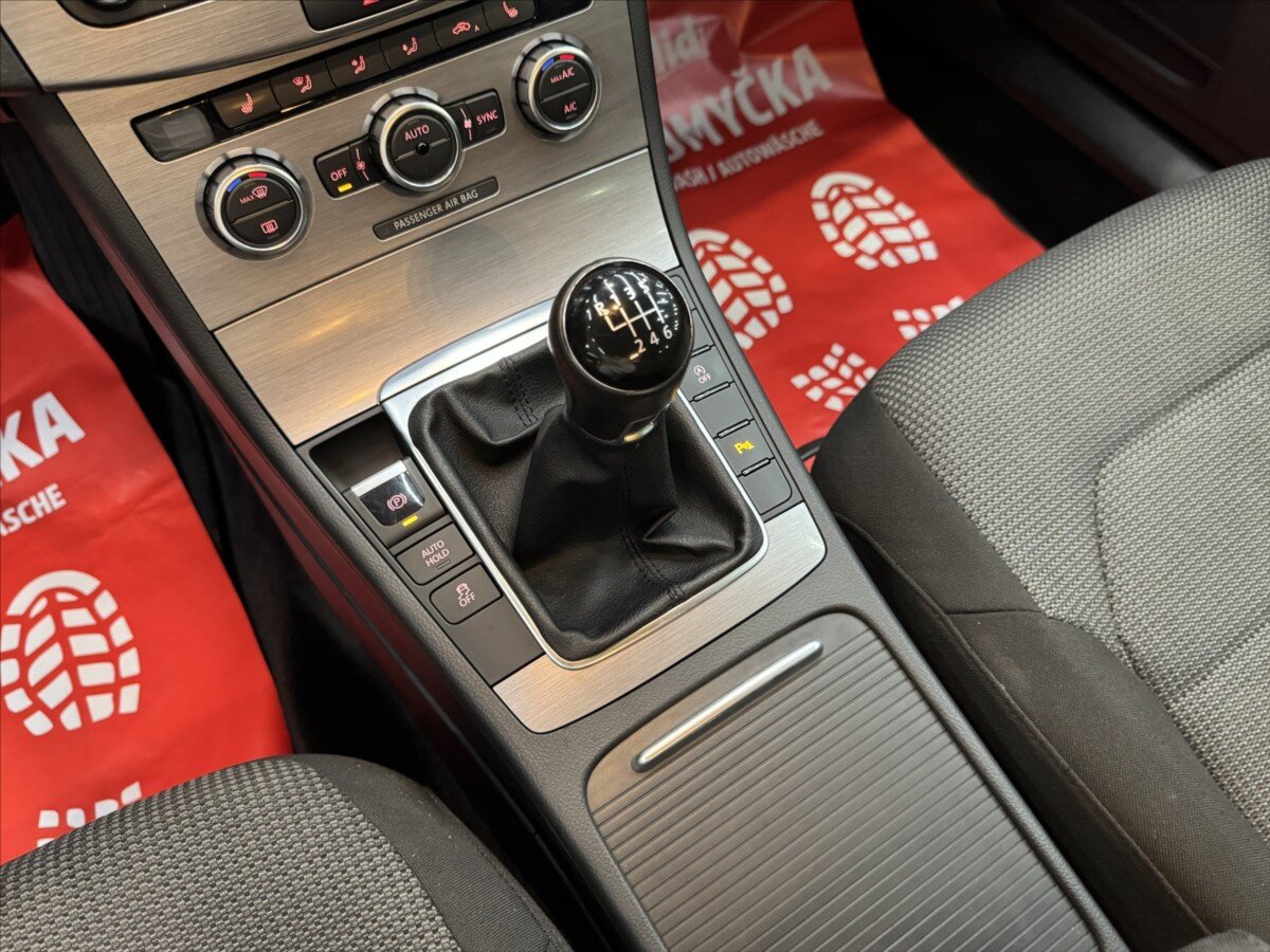 Volkswagen Passat Kombi 2,0 l 103 kw