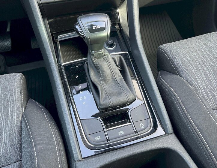 Škoda Karoq SUV / Terénní 1,5 l 110 kw