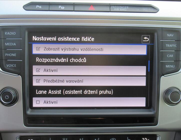 Volkswagen Passat 12