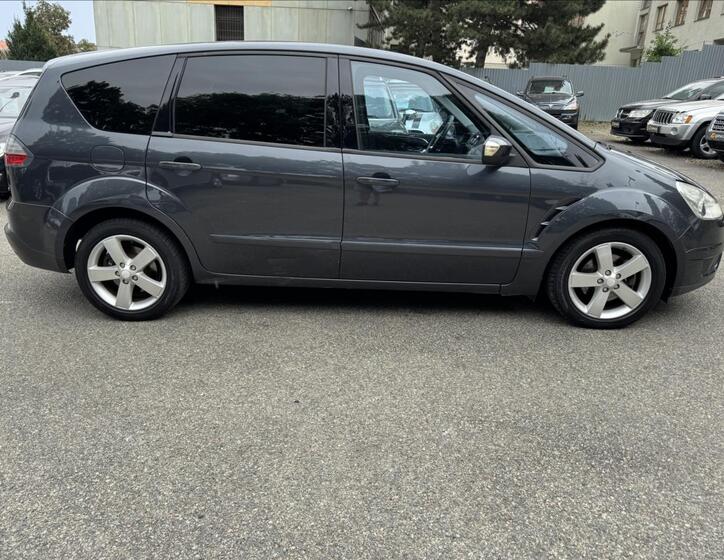 Ford S-MAX 13