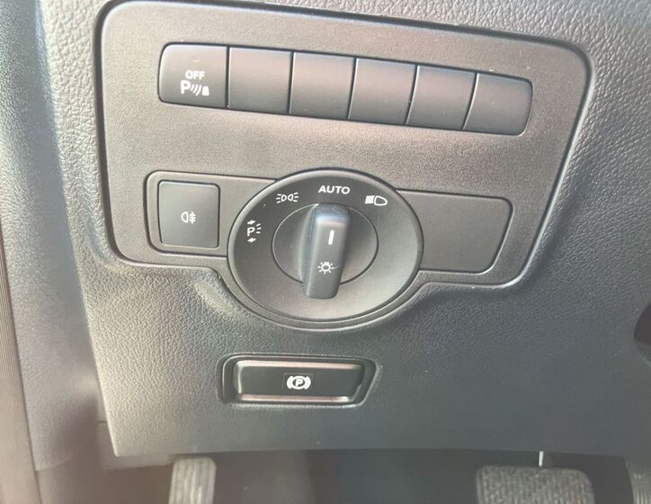 Mercedes-Benz Vito 21