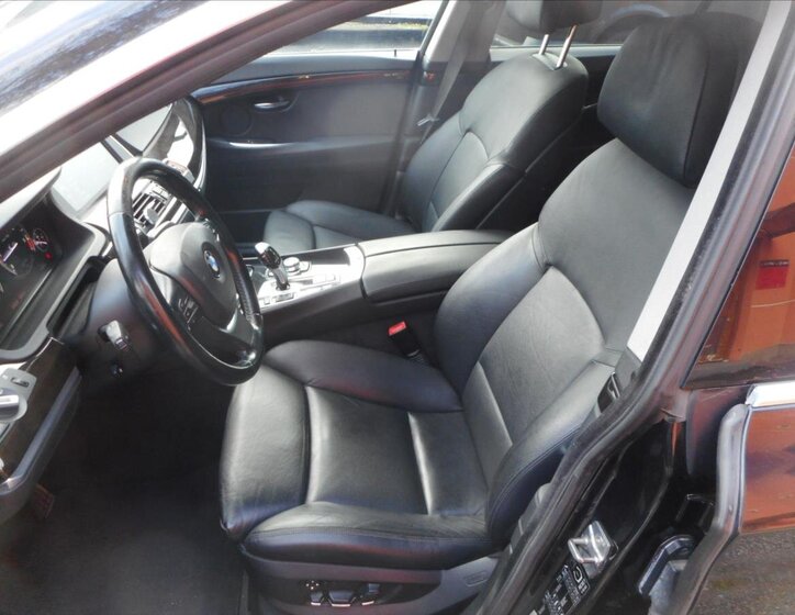 BMW Řada 5 Sedan 3,0 l 220 kw