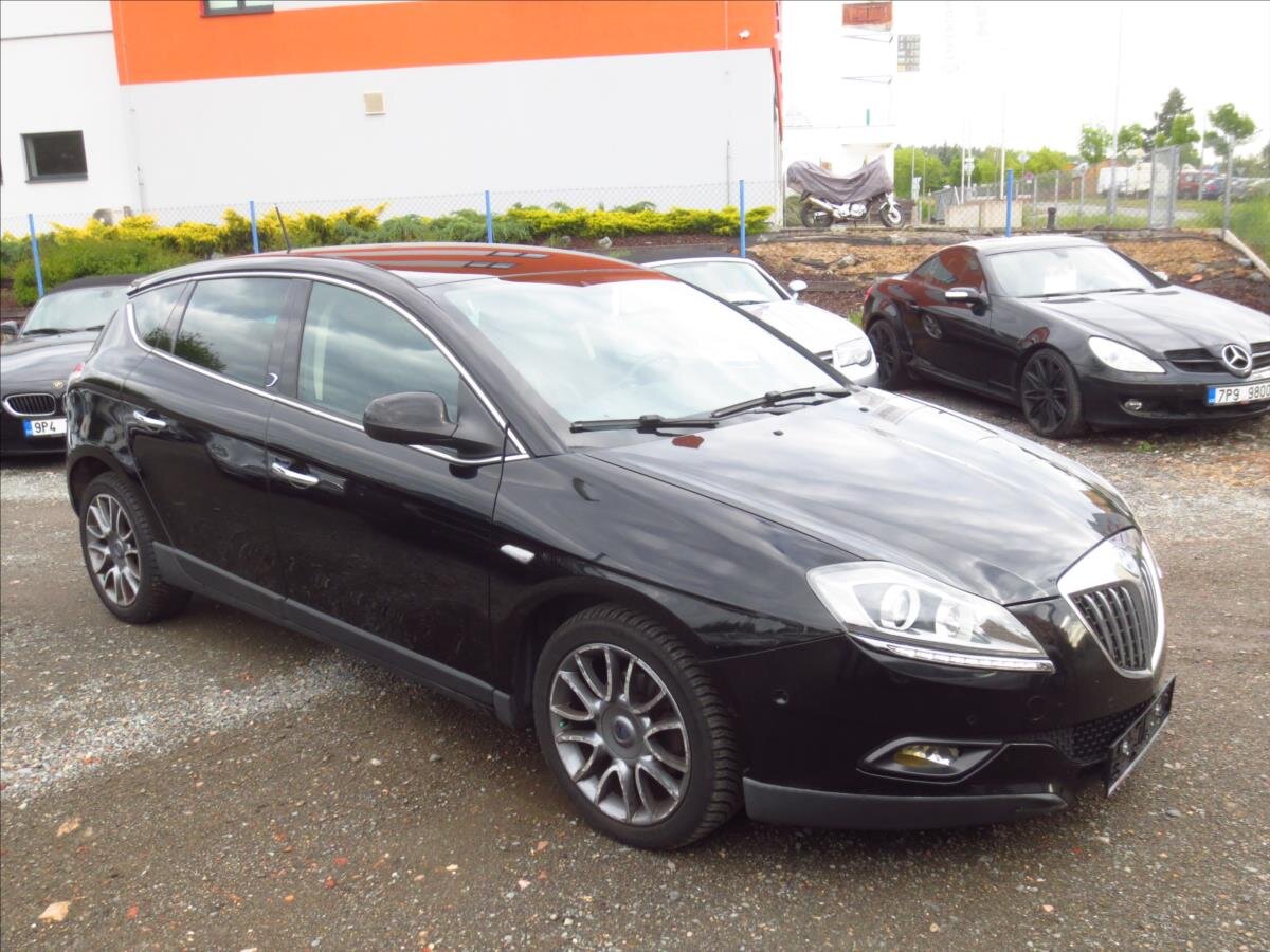 Lancia Delta Hatchback 1,4 l 88 kw