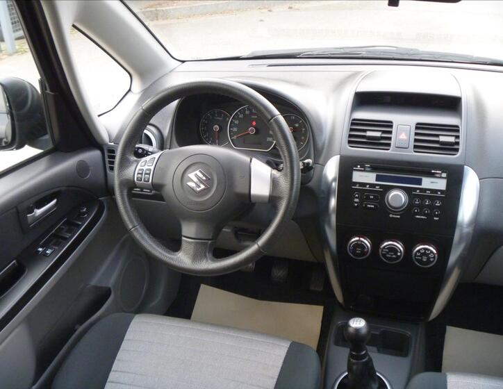 Suzuki SX4 14