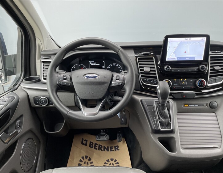 Ford Tourneo Custom 11