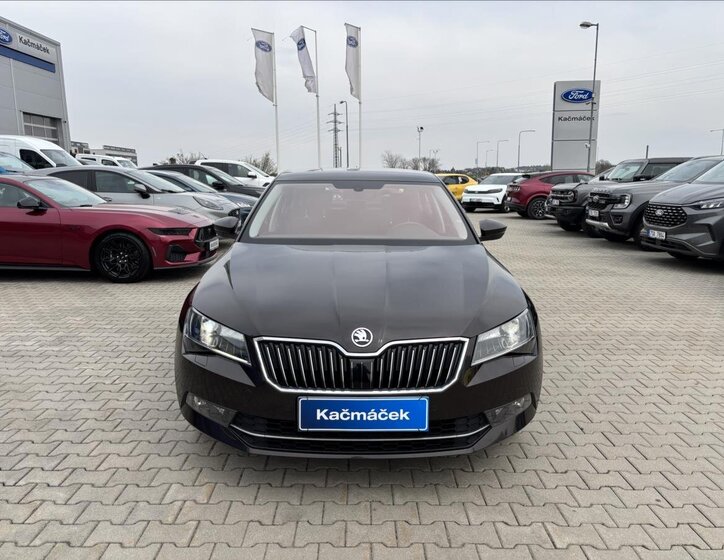 Škoda Superb Sedan / Limuzína 2,0 l 140 kw