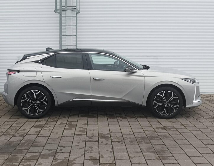 DS Automobiles DS4 Hatchback 1,2 l 96 kw