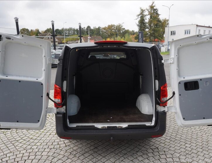 Mercedes-Benz Vito 16