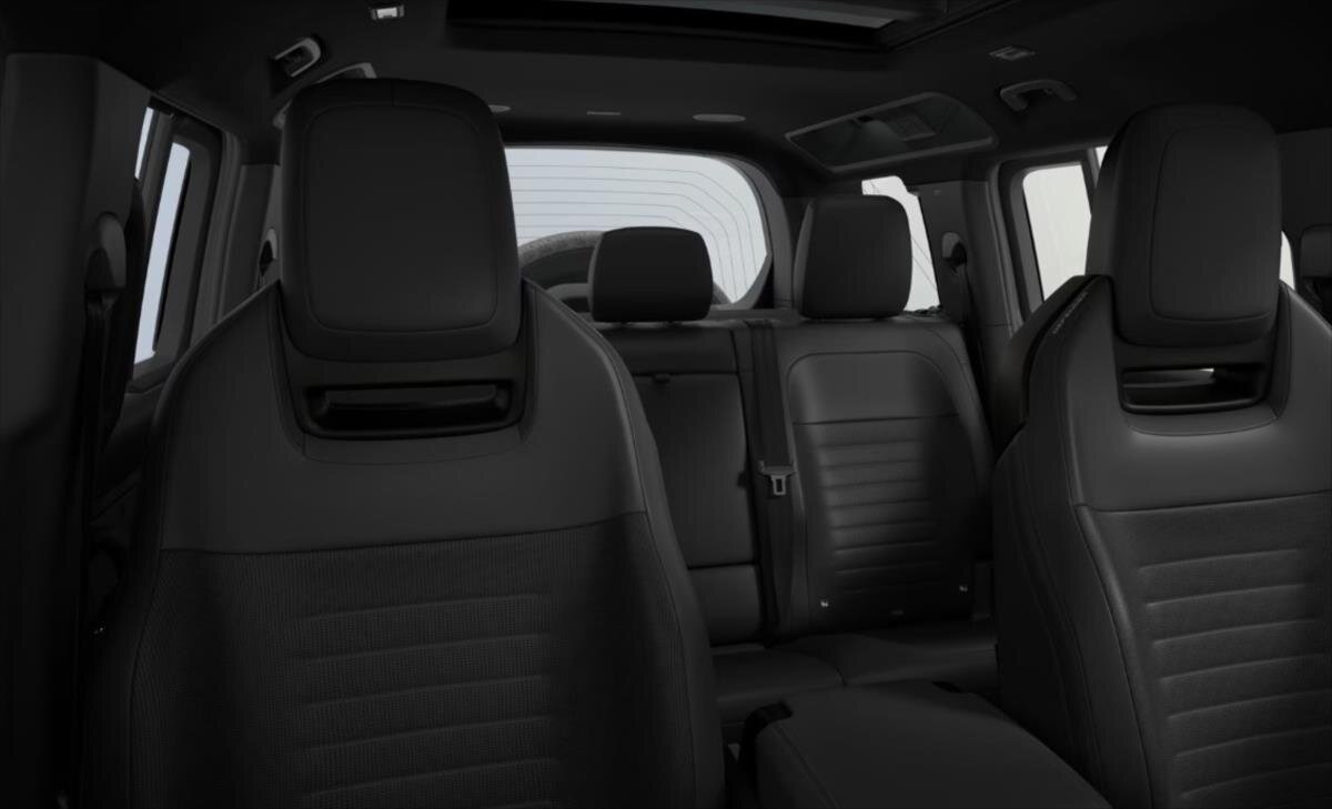 Land Rover Defender SUV / Terénní 4,4 l 467 kw