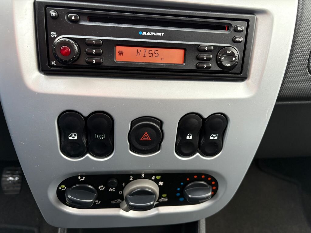 Dacia Sandero Hatchback 1,6 l 64 kw