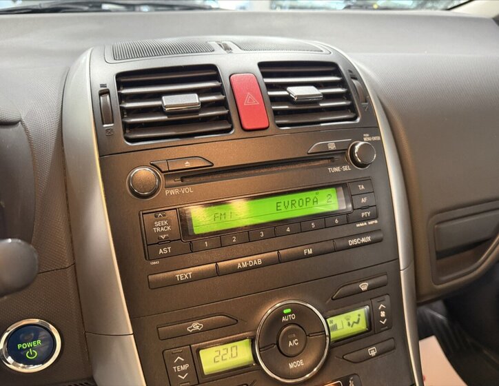 Toyota Auris Hatchback 1,8 l 73 kw