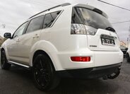 Mitsubishi Outlander SUV 2,3 l 130 kw